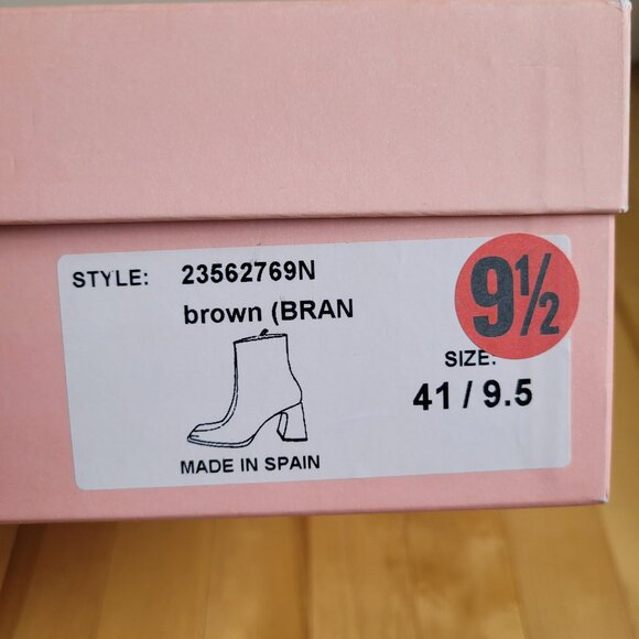 NWOT Ana Palma Tan Booties - Picture 10 of 10